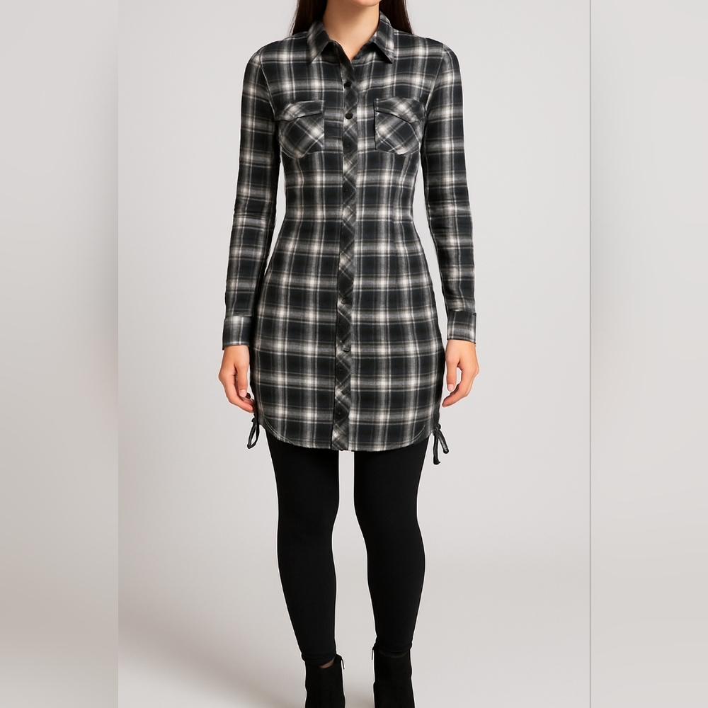 Romeo & Juliet Couture Black & White Plaid Ruched Button Down Tunic Dress